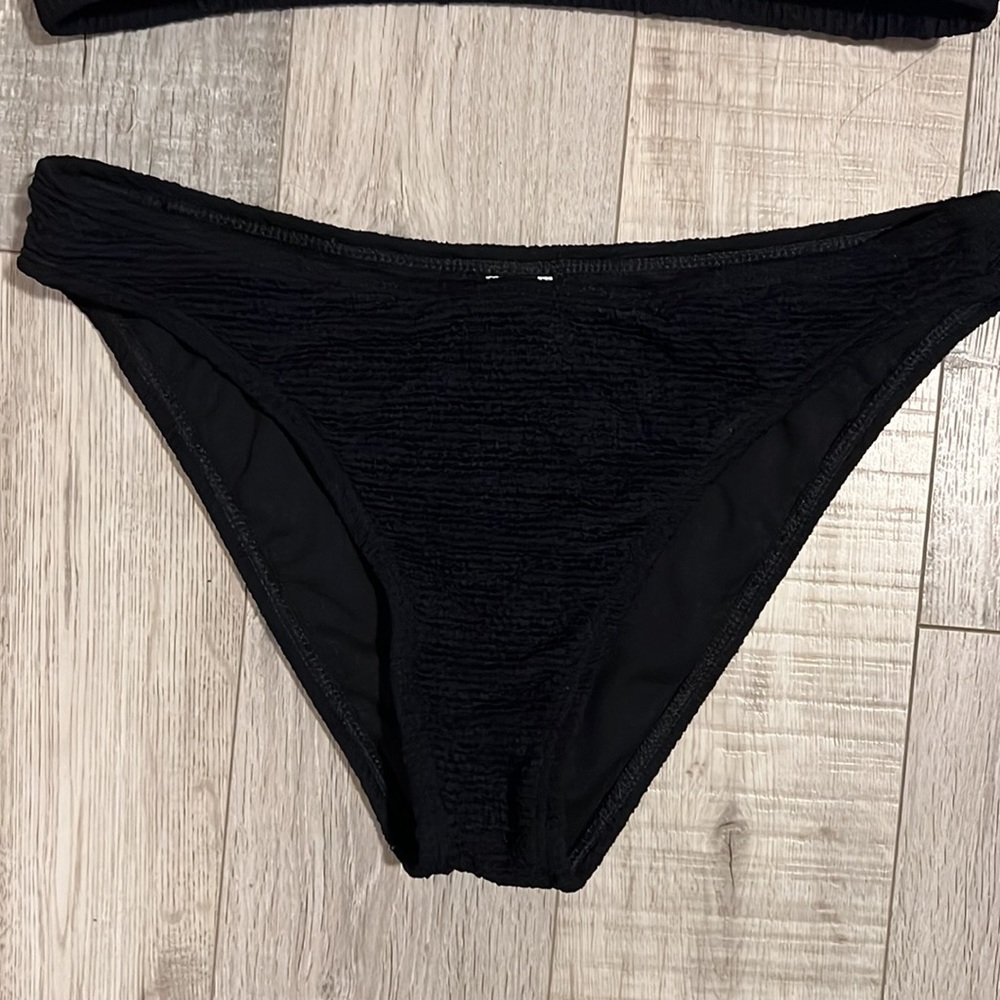 Leith Bikini - Picture 7 of 12